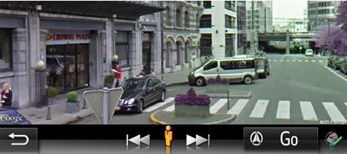 Toyota integriert in die neue Generation der Navigationssysteme Touch & Go die Google-Dienste Street View und Panoramio. Damit zeigt das Navigationssystem die Straßen so, wie sie in Echt aussehen.
