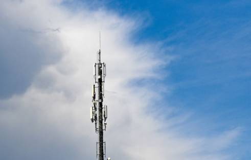 Ausbaupflicht: Haben die Netzbetreiber Deutsche Telekom, Vodafone und Telefónica (O2) alle Zusagen eingehalten?