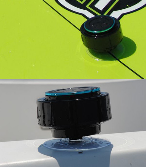 DryVibes: Per Saugnapf klebt der Speaker auf dem Surfbrett oder der Badewanne.