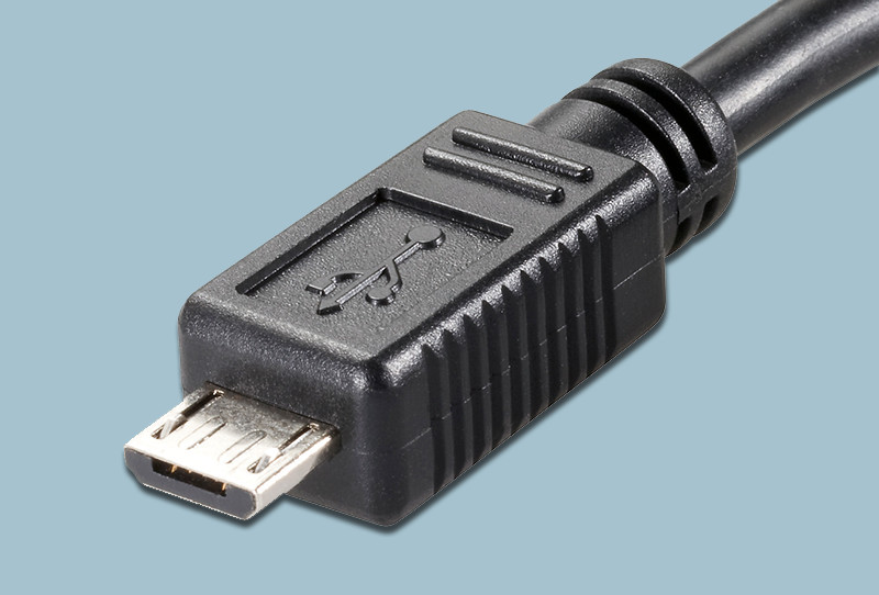 Micro-USB-2.0: Der neue USB-3.1-Stecker vom Typ C soll etwa so groß sein wie der bekannte Smartphone-Stecker Micro-USB-2.0.