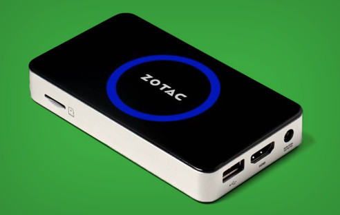 PCs für die Hosentasche - Zotac macht es möglich. Im Inneren des neuen ZBOX PI320 Pico arbeitet ein Intel Atom Quad-Core-Prozessor mit 1,33 GHz im Verbund mit Windows 8.1.