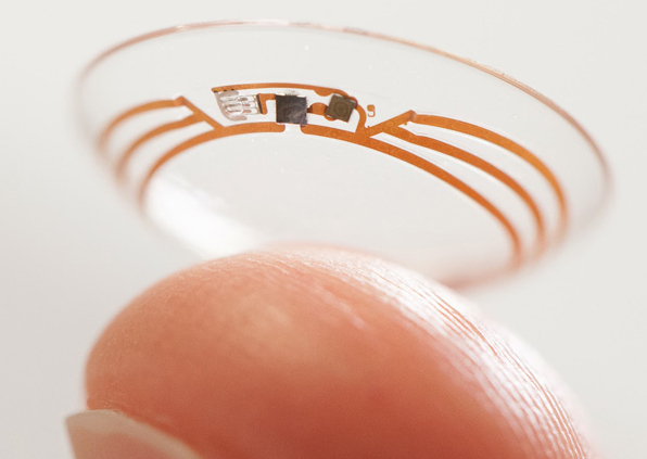 Google testet derzeit eine intelligente Kontaktlinse, die über einen drahtlosen Chip und einen Glukosesensor den Zuckergehalt in der Tränenflüssigkeit misst.