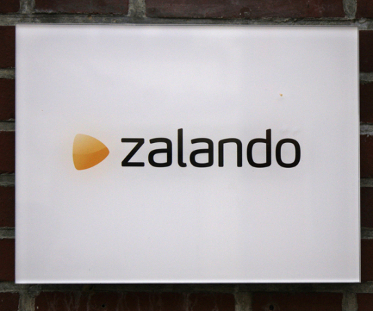 Platz 3: 702 Millionen Euro - so viel hat Zalando 2013 in Deutschland mit seinem Online-Shop erwirtschaftet. Damit belegt das Unternehmen Platz drei.