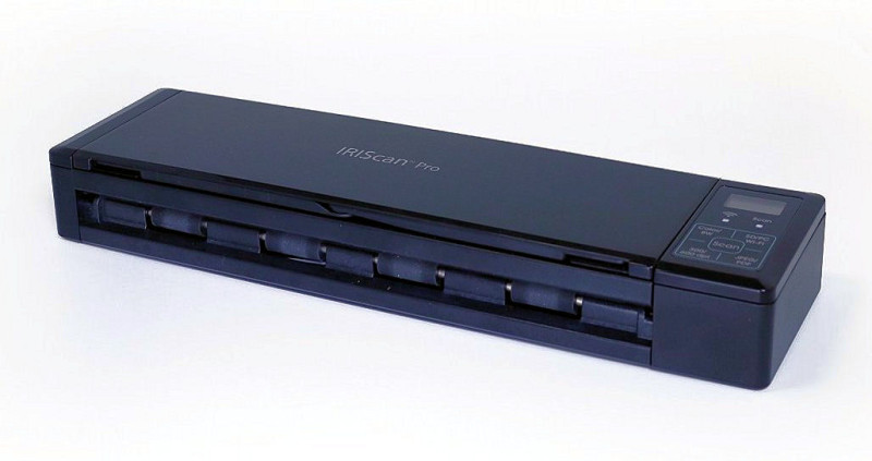 IRIScan Pro 3 WiFi: Der mobile Dokumentenscanner passt mit Abmessungen von 4,1 x 29,5 x 8,1 cm und einem Gewicht von 800 Gramm problemlos in die Aktentasche.