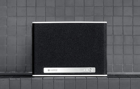 Vom Berliner Hersteller Raumfeld kommt mit dem One S ein neuer WLAN-Lautsprecher, der Musik über das Funknetz direkt vom Smartphone oder Tablet empfängt.