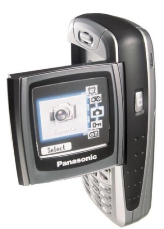 Panasonic X300: Wer sich fragt, warum Panasonic eines Tages den Handy-Verkauf in Europa aufgab, muss sich nur Handys wie das X300 aus dem Jahr 2004 ansehen: Mit seinem Klapp-Display sollte es tatsächlich einen Camcorder ersetzen.
