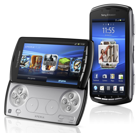 Sony Ericsson Xperia Play: Exotische Smartphones sind angesichts der allgemein üblichen Bauweise eher selten, aber Sony Ericsson schaffte im Jahr 2011 die Kreuzung von Spielekonsole und Telefon.