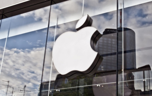 Apple Logo auf Häuserwand