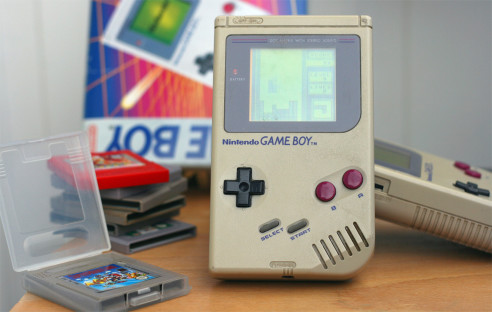 Nintendo Game Boy mit Spiel
