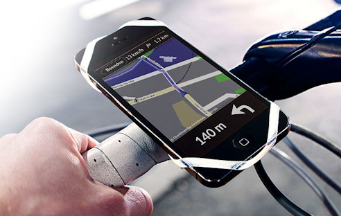 Ein rutschfestes Silikon-Band fixiert Smartphones sicher am Fahrradlenker.