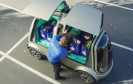 Autonomes Lieferfahrzeug Nuro beliefert Kunden