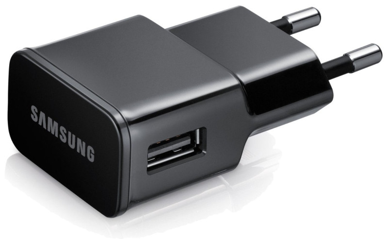 Das Samsung USB-Ladegerät ETA-U90E ist überaus kompakt und liefert 2000mA Strom.