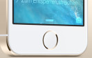 Kaum ist das iPhone 5S mit dem Fingerabdrucksensor Touch ID im Handel, schon wurde der Sensor geknackt. Dafür genügt ein Fingerabdruck auf einem Glas und ein selbstgebastelter künstlicher Finger.