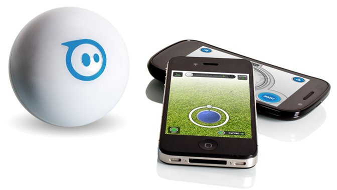 Die rollende Kugel Sphero 2.0 lässt sich mit dem Smartphone steuern, erreicht Geschwindigkeiten von bis zu zwei Metern pro Sekunde und wechselt ihre Farbe.