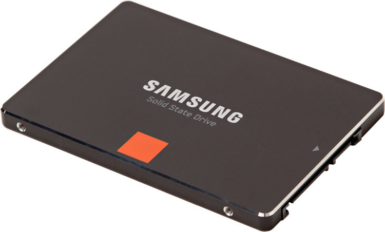 Samsung 840 Basic: Die SSD mit 120 GByte Speicherplatz erreicht Transferraten von 530 MByte/s beim Lesen und 130 MByte/s beim Schreiben