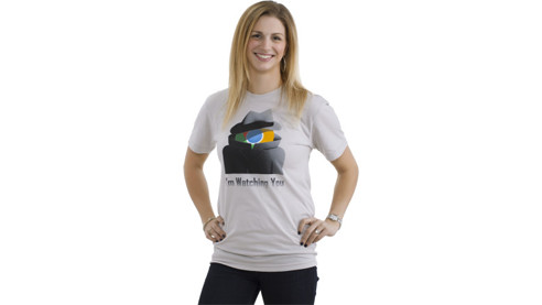 T-Shirts, Tassen und Basecaps — Microsoft verkauft in seinem US-amerikanischen Online-Shop zahlreiche Anti-Google-Produkte. Sie sind Teil von Microsofts Scroogled-Kampagne gegen Google.