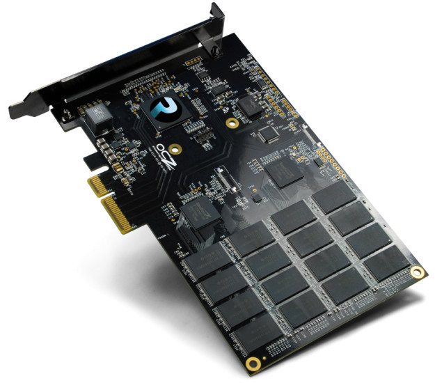 OCZ Revodrive: Die SSD wird am PCI-Express-Anschluss betrieben und kann so 925 MByte/s schreiben