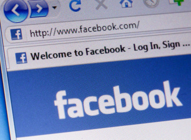 Zehn Jahre Facebook: Am 4. Februar 2004 veröffentlichte Mark Zuckerberg die erste Version des sozialen Netzwerks. Heute ist Facebook das soziale Netz mit den meisten Nutzern weltweit.