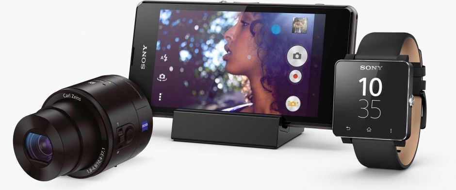 Zudem bietet Sony für das Sony Xperia Z1 Compact ein breites Zubehör-Programm, wie etwa eine Dockingstation, ein Aufsatzobjektiv oder die SmartWatch 2.