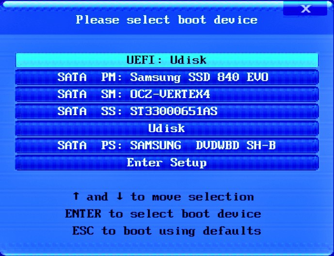 UEFI-Setup starten: Das Boot-Menü des UEFI-BIOS zeigt alle Geräte an, von denen sich der PC starten lässt. Wählen Sie hier das Medium mit dem Zusatz „UEFI:“ aus, um das UEFI-Setup zu starten.
