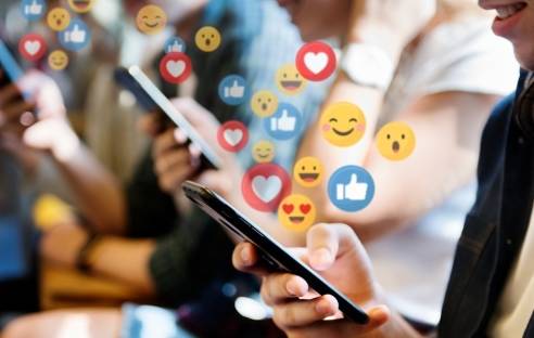 Social Media Reaktionen Emojis