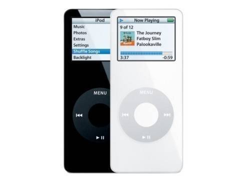 Zwei iPod Nanos in Schwarz und Weiss