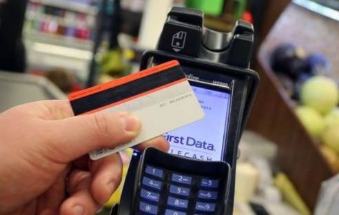 Die Debitkarte soll als Ersatz für die Girocard (früher: EC-Karte) dienen.