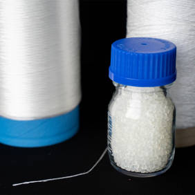 „BioBase“ will biobasierte Polymere in der Textilindustrie etablieren.