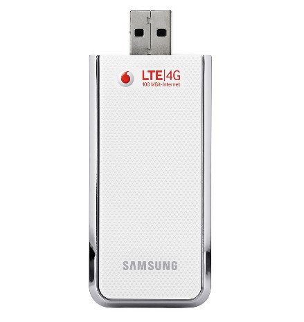 Vodafone LTE-Stick: Der etwas unförmige USB-Stick ist für Notebooks gedacht. Ohne Vertrag ist er ab rund 200 Euro erhältlich (Bild 2).