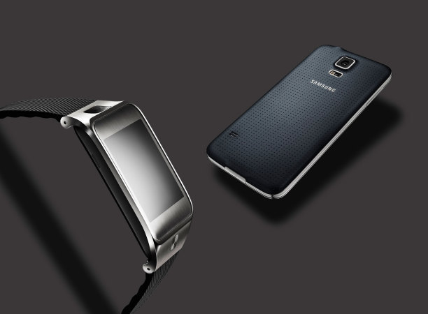 Mit der Galaxy Gear 2 und der Galaxy Gear 2 Neo zeigt der koreanische Elektronikkonzern Samsung auf dem MWC auch die zweite Generation seiner smarten Armbanduhren als Zubehör zum Samsung Galaxy S5.