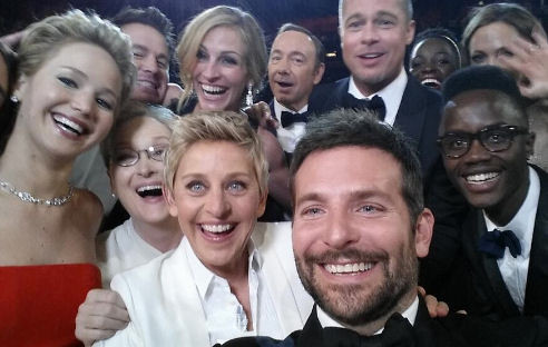 Moderatorin Ellen DeGeneres sorgte bei der 86. Oscar-Verleihung für einige Lacher und schaffte auf Twitter einen neuen Rekord mit über zwei Millionen Retweets.