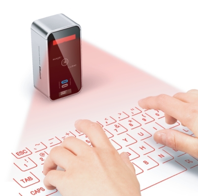Cellulon Epic lässt sich über Bluetooth mit dem Smartphone oder Tablet verbinden und projiziert via Laser eine QWERTZ-Tastatur auf ebene Flächen. Beim Tippen wird die Position der Finger über einen Infrarot-Strahl erfasst.