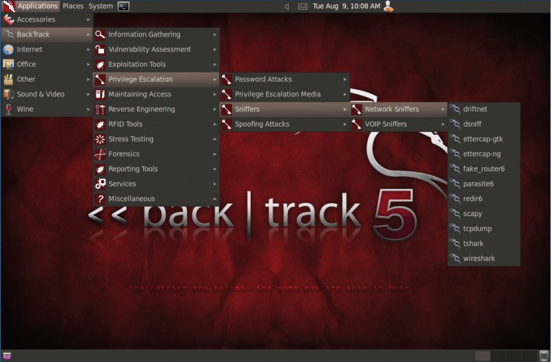 Backtrack 5: Die Live-DVD basiert auf Ubuntu und bringt jede Menge Admin-Werkzeuge mit (Bild 1).