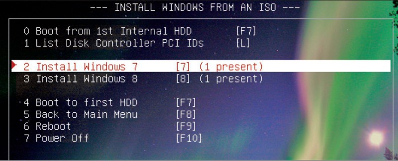 ISO-Stick in Aktion: Der ISO-Stick startet nicht nur unterschiedliche Live-Systeme. Er installiert wahlweise auch Windows-Systeme aus einer ISO-Datei – hier Windows 7 und 8.
