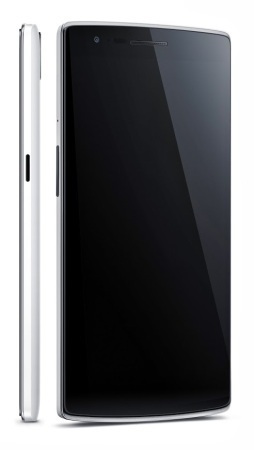 Im Inneren des Oneplus One werkelt mit dem Snapdragon 801 MSM8974-AC der gleiche Prozessor wie im Samsung Galaxy S5. Auch die Taktung ist mit 2,5 GHz identisch.