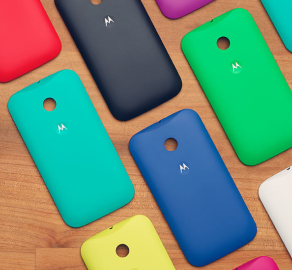 Motorola Shells: Für das Moto E gibt es austauschbare Rückseiten – Motorola Shells genannt – in verschiedenen Farb- und Designkombinationen.