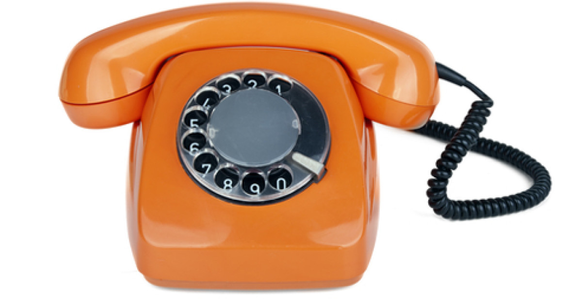 Черный телефон оранжевая. Оранжевый телефон. Оранжевый смартфон старый. Дисковый телефон оранжевый. Советский телефон трубка.