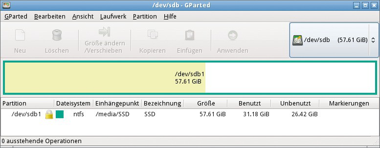 Gparted: Sie erkennen Ihre SSD am besten an der Größe, die Gparted oben rechts anzeigt (Bild 1).