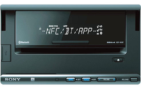 Sony bringt mit dem XSP-N1BT ein neuartiges Autoradio mit CD-Player auf den Markt, das gleichzeitig als Smartphone-Dock und -Ladestation dient.