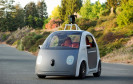 Einsteigen, anschnallen und losfahren: Google hat ein selbstfahrendes Auto ohne Lenkrad, Gas- und Bremspedal vorgestellt. Der Zweisitzer erledigt alles von selbst.