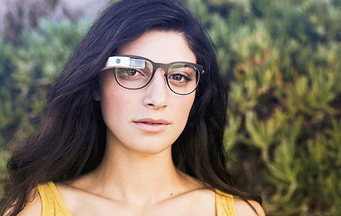 Medienberichten zufolge will Google im vierten Quartal seine Datenbrille Google Glass auch außerhalb den USA verkaufen. Ein Nachfolgemodell soll angeblich im kommenden Jahr auf den Markt kommen.