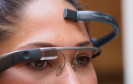 Das britische Unternehmen This Place hat eine App entwickelt, mit der Google Glass die Gedanken des Trägers liest und interpretiert. Die Datenbrille per Willenskraft steuern ist kein Problem mehr.