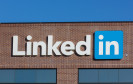 LinkedIn legt sich den Nachrichtendienst Newsle zu. Das Karrierenetzwerk will seinen Mitgliedern künftig aktuelle News zu ihren Kontakten anzeigen.