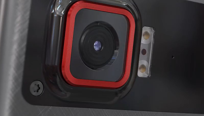 Rückseite: Die16-Megapixel-Kamera nimmt Videos in 4K-Auflösung und Zeitlupenaufnahmen mit 120 Bildern pro Sekunde auf. Vorne fotografiert eine 5-Megapixel-Kamera.