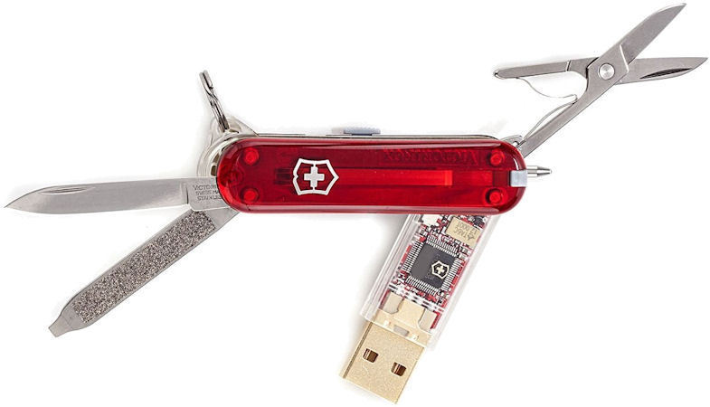 Dieses Victorinox-Taschenmesser mit USB-Stick hat zwar nur eine Speicherkapazität von 2 GByte, beherbergt dafür aber auch Messer, Feile und Pinzette sowie Schere und Kugelschreiber.
