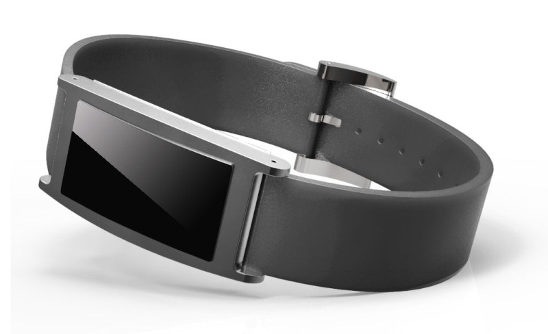 Medion Life Fitness Armband: Auf der IFA 2014 zeigt Medion ein Vorserienmodell seines Smart Wearable, das für unter 100 Euro auf den Markt kommen soll.