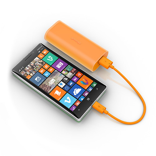 Mobile Ladestation: Microsoft Portable Power beherbergt 6000 mAh und lädt über microUSB mit 1,5 A.