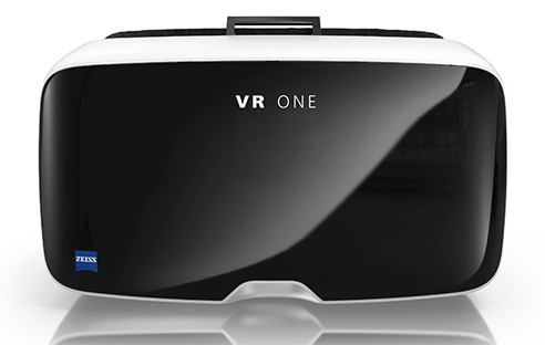 Die Optik-Experten von Carl Zeiss bringen mit der VR One ein Virtual-Reality-Headset im Stil der Samsung Gear VR. Die 3D-Brille soll mit allen Smartphones von 4,7 bis 5,3 Zoll kompatibel sein.