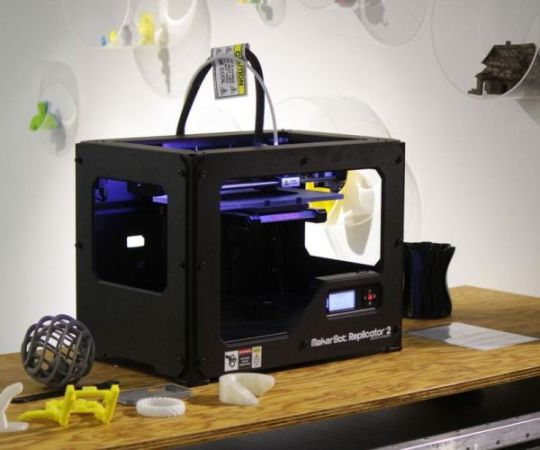 3D-Druck: Die weltweite Auslieferung von 3D-Druckern werde im Jahr 2015 um 98 Prozent zunehmen und sich im Jahr darauf erneut verdoppelt, prognostiziert Gartner. Das 3D-Druckverfahren erreiche in den nächsten drei Jahren einen Wendepunkt.