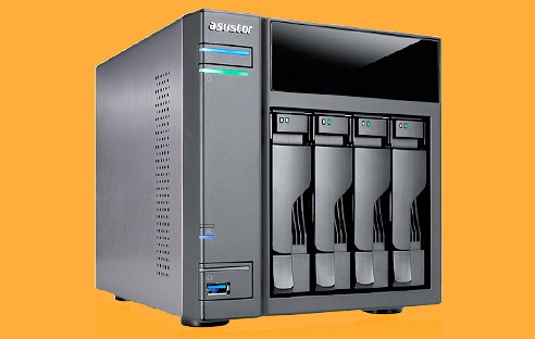 Der NAS-Server Asustor AS-304T besticht durch hohe Netzwerkleistung und gute Ausstattung. Nachteile? Das Business-NAS ist relativ laut und stromhungrig.